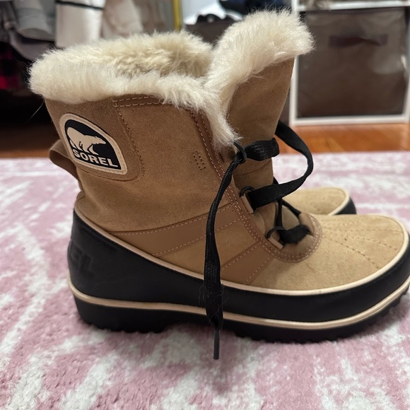 Sorel Tivoli boot. Size 9.5 Women’s. Worn once! - Picture 2 of 5